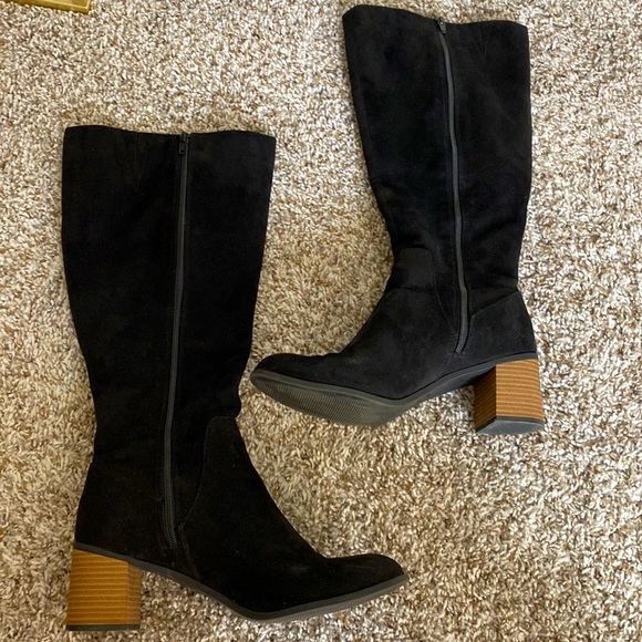 Target Shoes - ZIP UP BLACK KNEE HIGH BOOTS SIZE 10